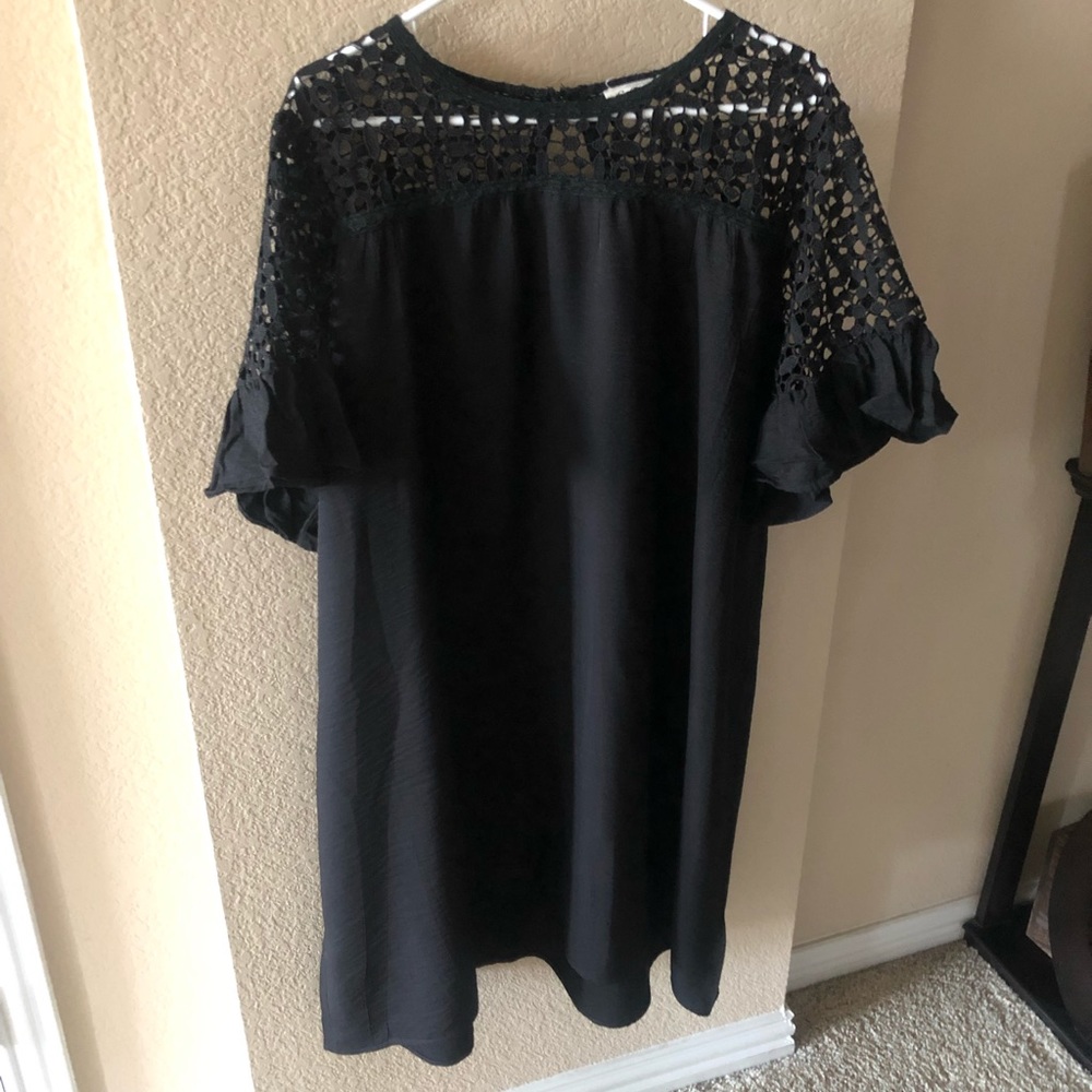 Beautiful Black Dress!